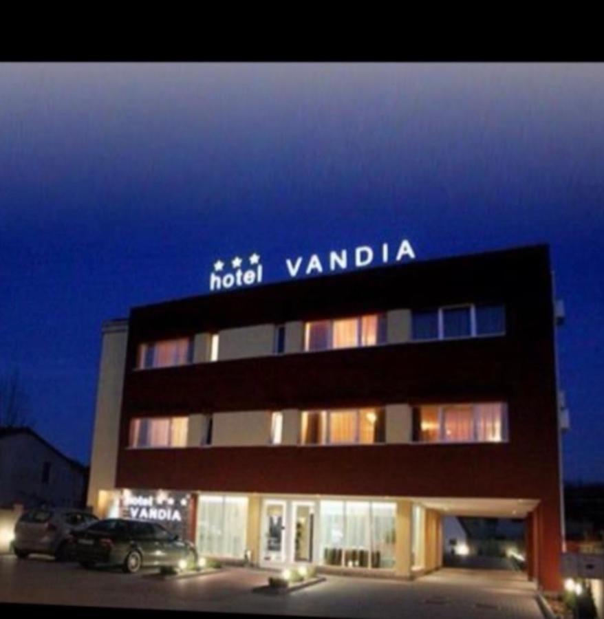 Vandia
